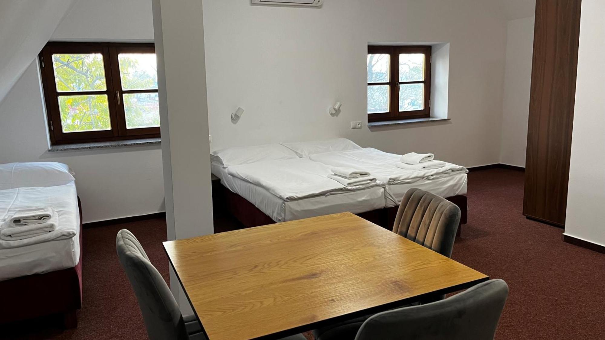 Penzion Sessler *** Trnava Ngoại thất bức ảnh