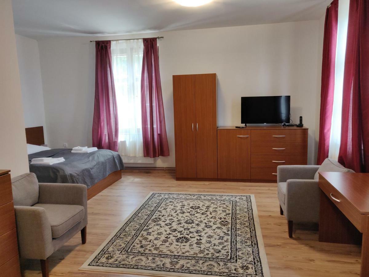 Penzion Sessler *** Trnava Ngoại thất bức ảnh